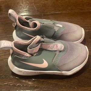 Slip on Nike toddler girls